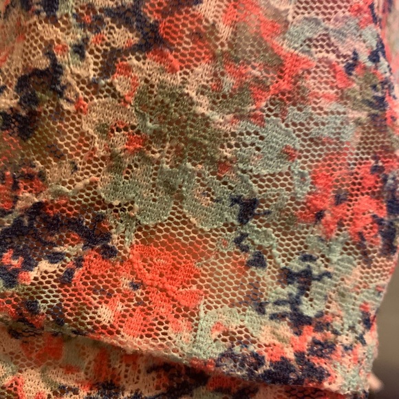 Jessica Simpson Maternity Spring Floral Dress - Picture 4 of 5